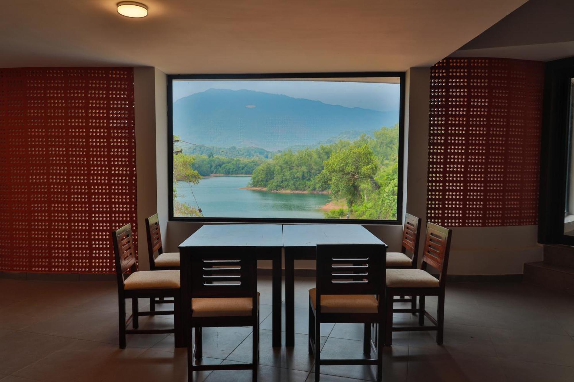 Serene Aqua Hills Kozhikode Hotel Mennanyam Exterior photo